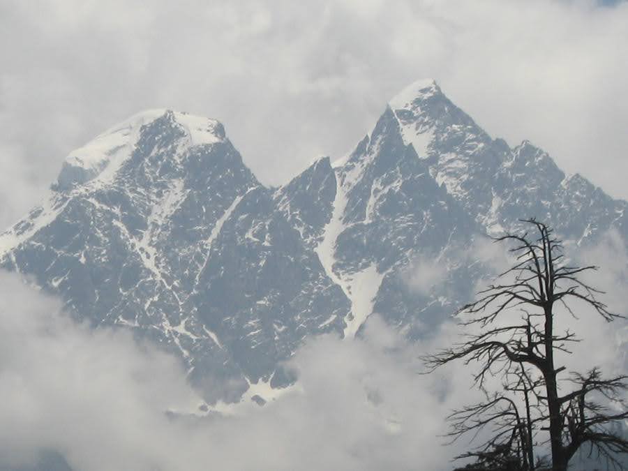 A snowy mountain scene